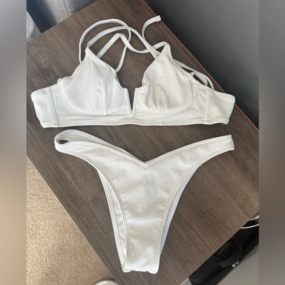 White Ribbed V-Cut Bikini Set - Picture 2 of 9